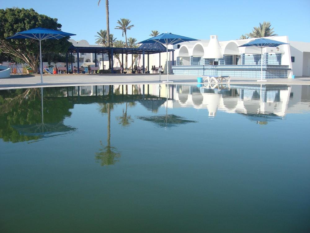 Le Grand Hotels Des Thermes Mezraia Exterior photo